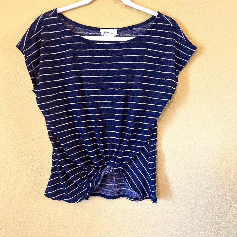 Korye Top Short Sleeve Women's‎ Shirt Blue and White Stripes Scoop Neck Small